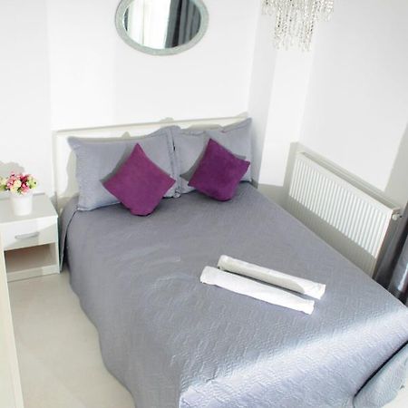 White Luxury Apartment シビウ エクステリア 写真